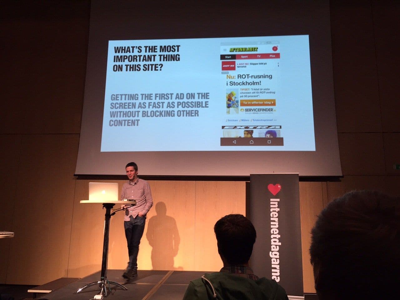 Tobias Järlund presenting in Internetdagarna 201