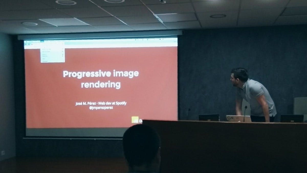 Great talk by @jmperezperez about image loading process in a #Website | let's have fun trying different type of loading! Seen at #JsDayEs https://t.co/jgNJpzFB6n